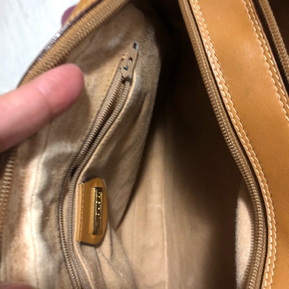 Sold Authentic Gucci Vintage Sling Bag - Picture 8 of 16